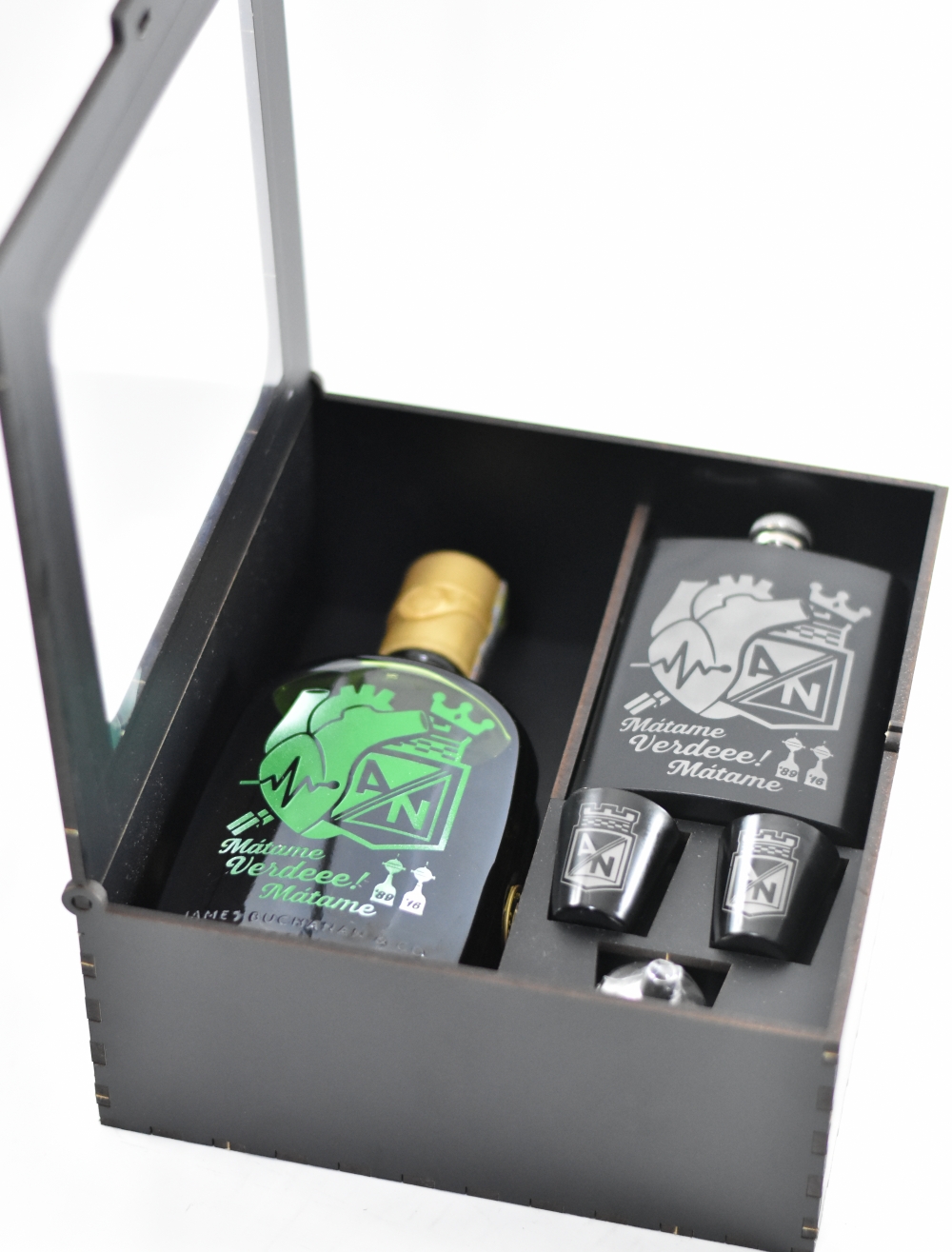 KIT DE BOTELLA + WHISKERA 